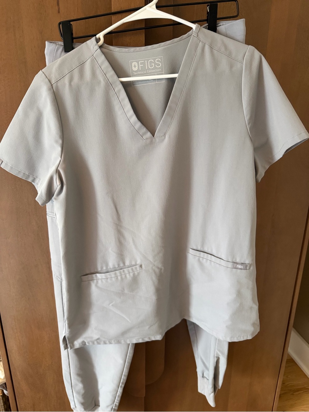 Figs Short Sleeve V-Neck Scrub Top in Light Gray